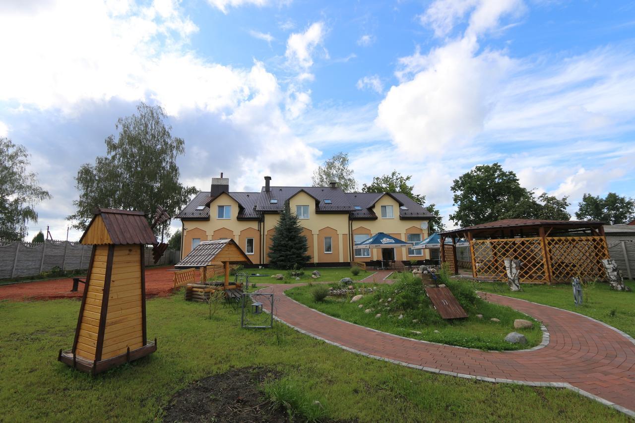 Gostinnyi Dvor Polotsk Bagian luar foto